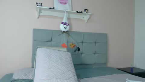 Snapshot of _wanndaa_ chatting on 10-25-25, 05:48 wanda online show from 10-25-25, 05:48