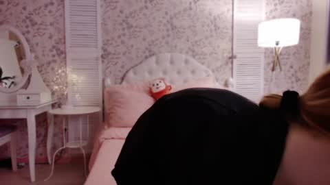 Wendy online show from 12-11-24, 07:42