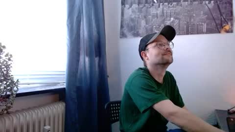 Snapshot of _whoisthatguy_ chatting on 10-19-25, 12:28 _whoisthatguy_ online show from 10-19-25, 12:28