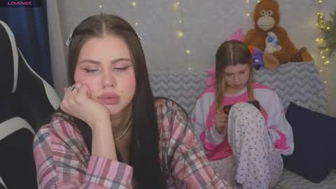 Snapshot of _wifi_ chatting on 03-01-26, 05:26 Fiona and Wayne online show from 03-01-26, 05:26