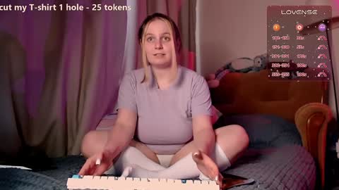 Tory lavender - MV online show from 01-12-25, 10:34