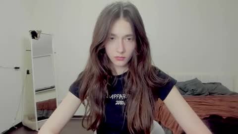 Willa online show from 09-18-25, 04:42