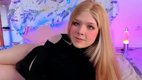 LITTLE FOX online show from 11-21-25, 04:27