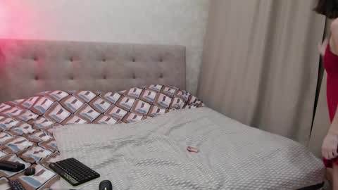 Nicole  Thomas  Dave online show from 10-29-25, 03:25