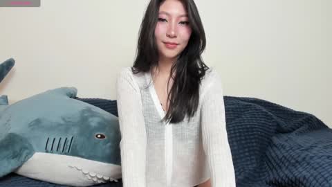 Snapshot of _yuriko chatting on 12-14-24, 06:52 Mia online show from 12-14-24, 06:52