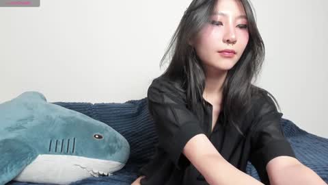 Snapshot of _yuriko chatting on 12-30-24, 12:00 Mia online show from 12-30-24, 12:00