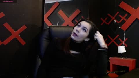 Yuyi online show from 01-13-25, 11:08