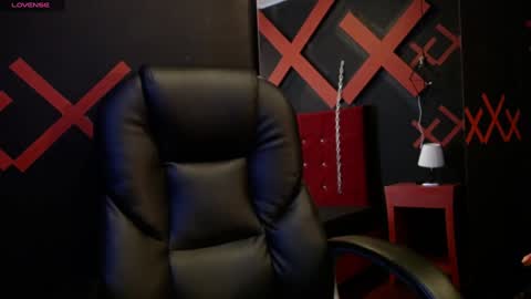 Yuyi online show from 02-01-25, 11:21