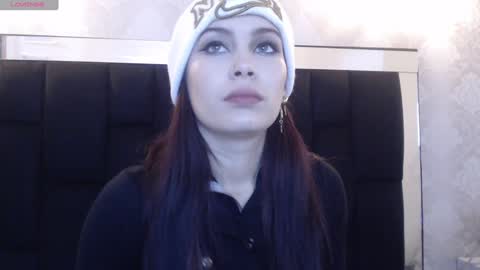 Yuyi online show from 02-08-25, 11:22