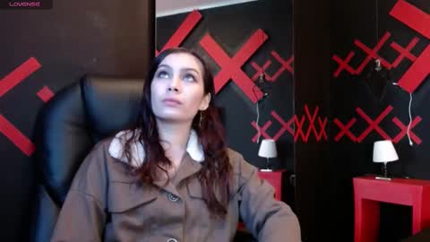 Yuyi online show from 03-04-25, 11:19