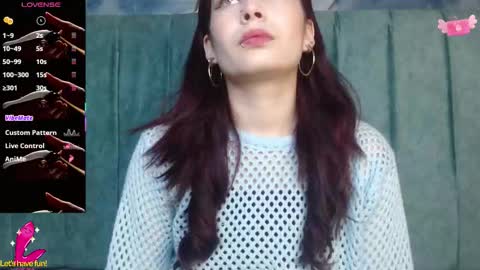 Yuyi online show from 09-27-25, 09:20