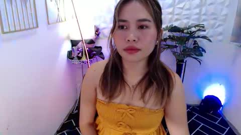 _zinnia143 online show from 09-18-25, 12:23