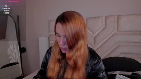 Snapshot of _zoe_3 chatting on 08-05-26, 12:52 Zoe online show from 08-05-26, 12:52