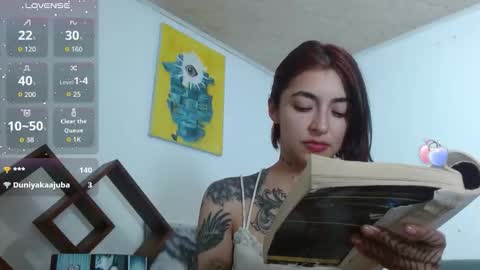 Snapshot of _zoebakers chatting on 10-01-25, 04:51 Zoe online show from 10-01-25, 04:51