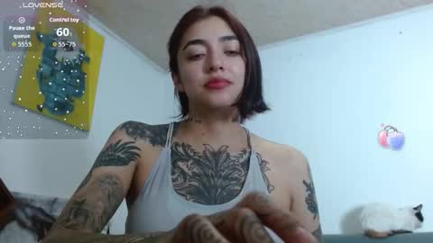 Snapshot of _zoebakers chatting on 10-04-25, 01:36 Zoe online show from 10-04-25, 01:36