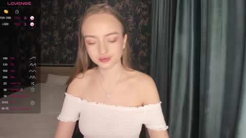 Adelina online show from 03-09-25, 04:00