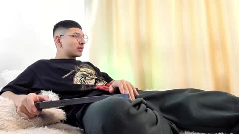 alejo online show from 12-19-24, 04:46