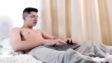 alejo online show from 02-10-25, 03:21