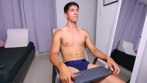 Axel online show from 10-30-25, 01:51