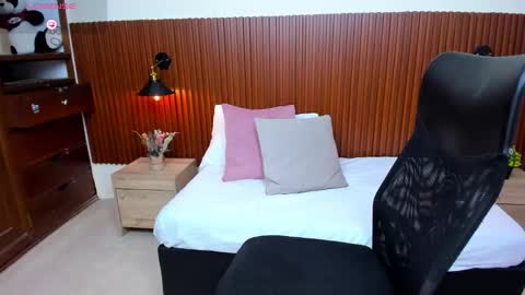 Snapshot of aabby_lee chatting on 03-06-25, 07:43 Abby Lee online show from 03-06-25, 07:43