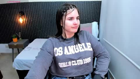 Snapshot of aabby_lee chatting on 03-09-25, 04:00 Abby Lee online show from 03-09-25, 04:00