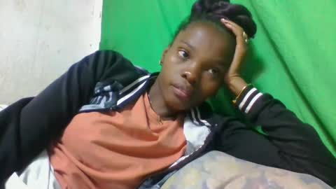 aadienne online show from 05-11-26, 04:04
