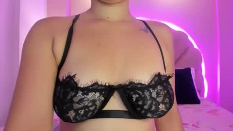 Snapshot of aalana_sweet chatting on 10-09-25, 11:30 aalana_sweet online show from 10-09-25, 11:30