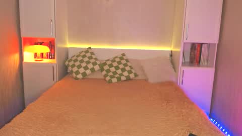 Lea online show from 12-20-24, 05:40