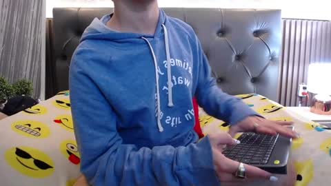 Aaron online show from 12-02-24, 06:43