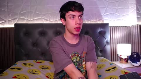 Aaron online show from 12-03-24, 01:32