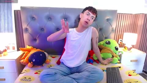 Aaron online show from 02-11-25, 06:01