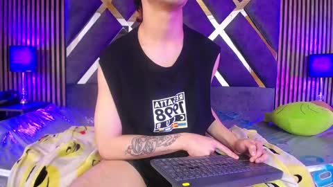 Aaron online show from 03-04-25, 03:48