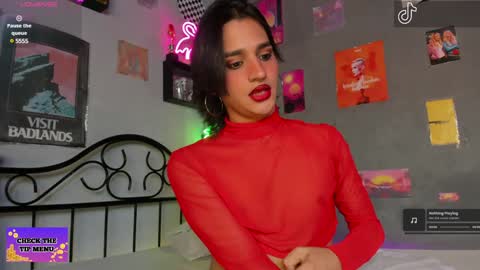 Snapshot of aaron_darkus chatting on 12-15-24, 04:04 Aaron online show from 12-15-24, 04:04