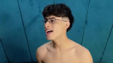 Aaron Ezequiel online show from 11-06-25, 11:37