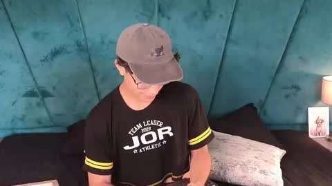 Aaron Ezequiel online show from 05-01-26, 03:05