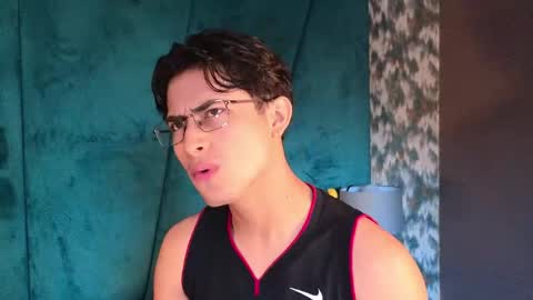 Aaron Ezequiel online show from 05-05-26, 02:14