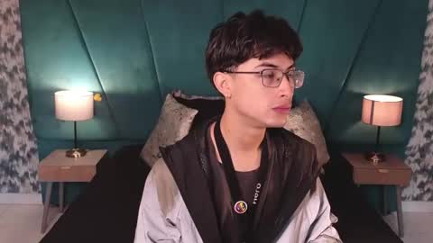 Aaron Ezequiel online show from 06-11-26, 12:25