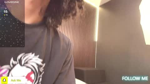 Snapshot of aaron_jassell1 chatting on 02-19-25, 10:09 Aaron and Jassell online show from 02-19-25, 10:09
