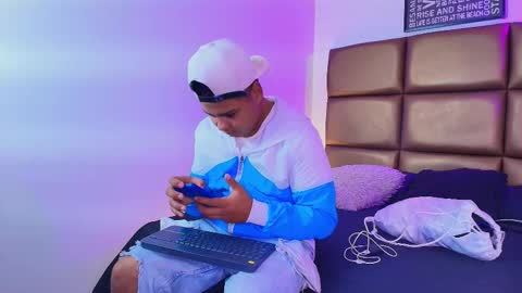 Aaron Kingg online show from 02-12-26, 03:12