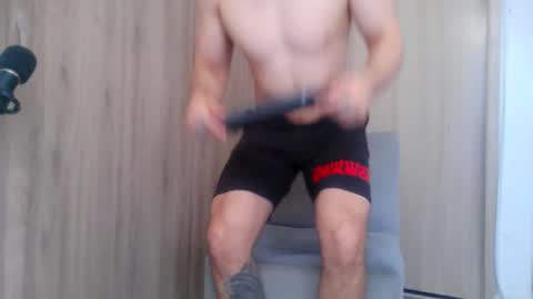 Snapshot of aaron_kwok28 chatting on 11-02-25, 09:06 Aaron kwok online show from 11-02-25, 09:06