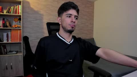 Aaron online show from 03-06-25, 06:59