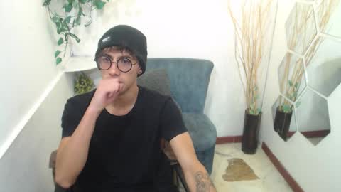 Aaron online show from 02-09-26, 11:58