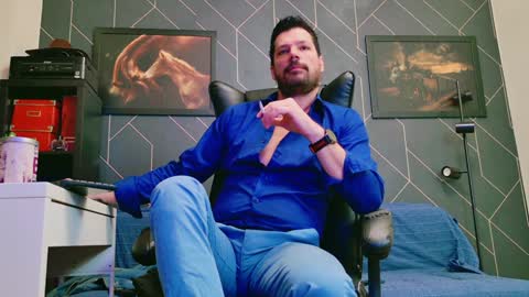 Snapshot of aaronbomer chatting on 01-21-25, 04:32 Aaron online show from 01-21-25, 04:32