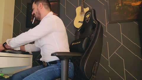 Snapshot of aaronbomer chatting on 02-02-25, 10:17 Aaron online show from 02-02-25, 10:17