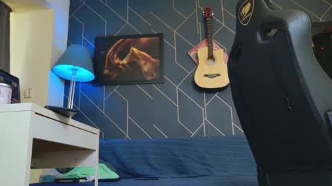 Snapshot of aaronbomer chatting on 09-12-25, 10:26 Aaron online show from 09-12-25, 10:26