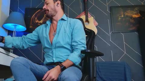 Snapshot of aaronbomer chatting on 09-21-25, 04:03 Aaron online show from 09-21-25, 04:03