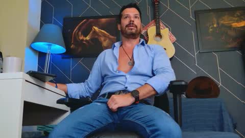 Snapshot of aaronbomer chatting on 09-25-25, 05:49 Aaron online show from 09-25-25, 05:49