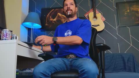 Snapshot of aaronbomer chatting on 09-30-25, 02:16 Aaron online show from 09-30-25, 02:16