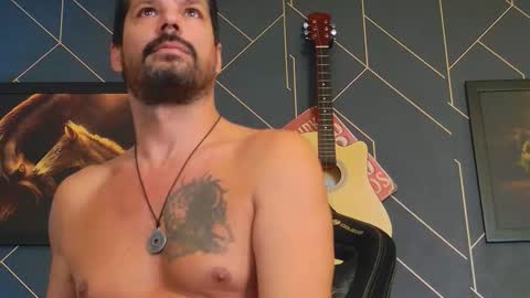 Snapshot of aaronbomer chatting on 10-08-25, 10:29 Aaron online show from 10-08-25, 10:29