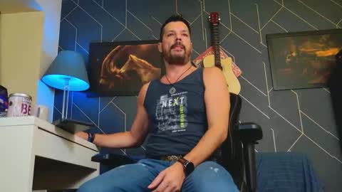 Snapshot of aaronbomer chatting on 10-12-25, 09:47 Aaron online show from 10-12-25, 09:47